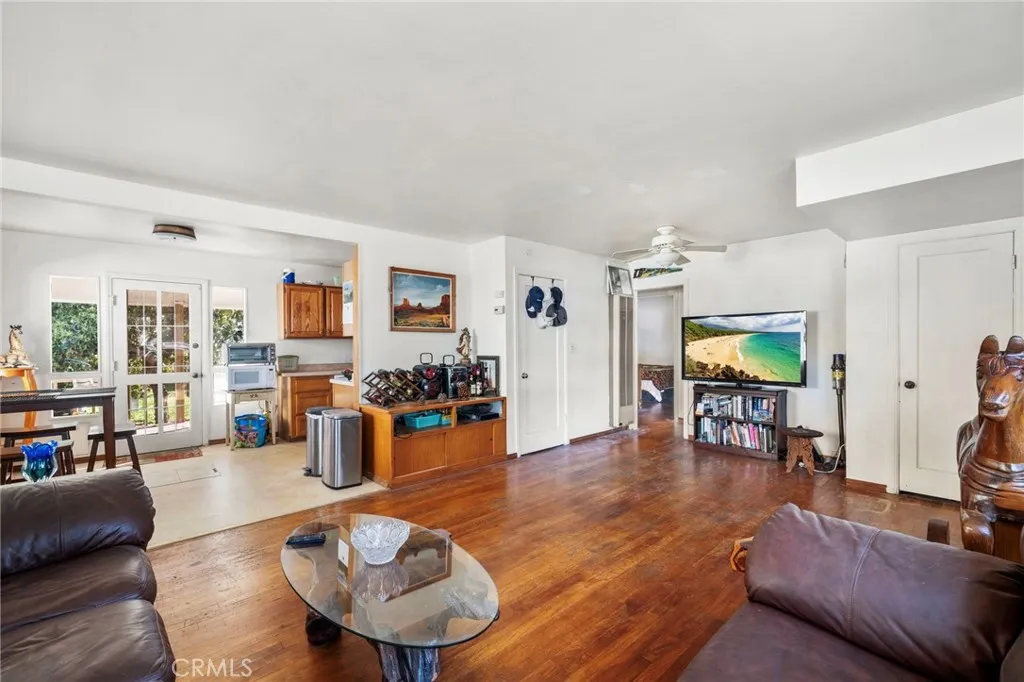 https://cdn.realtyfeed.com/cdn/127/306651449/642750932bfbb2602b2fb9035909c58e.webp