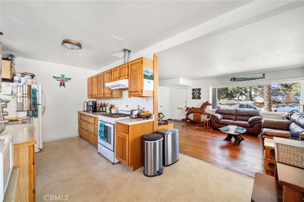 https://cdn.realtyfeed.com/cdn/127/306651449/f8c410ef658ae8e4ceac56b65c991fc1.webp