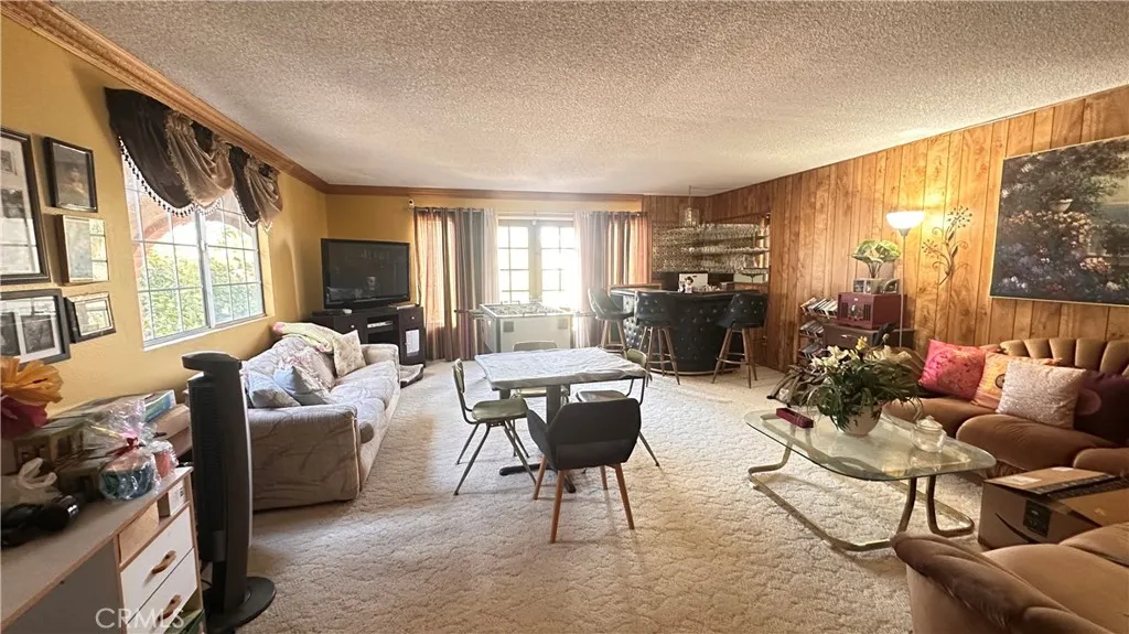 https://cdn.realtyfeed.com/cdn/127/306651498/73f072254cbf2548efca04b356a0e615.webp