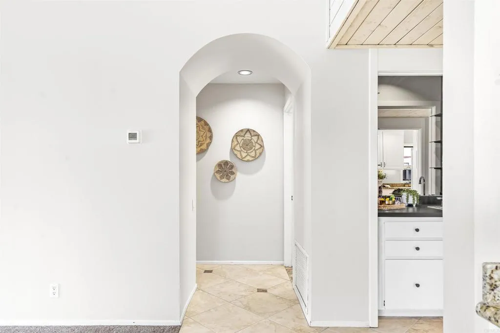 https://cdn.realtyfeed.com/cdn/127/306651510/7de0ae4725a2c6388f97c184dadb3487.webp