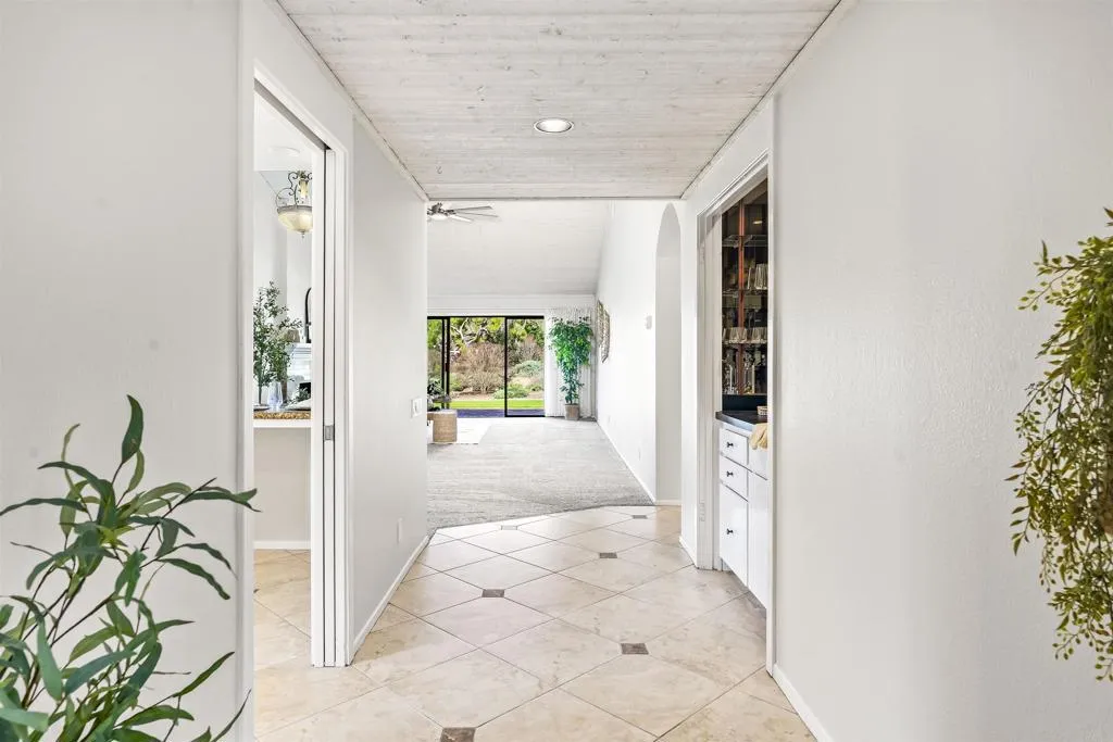 https://cdn.realtyfeed.com/cdn/127/306651510/91d870fd731a3bd5f60d253338915ba5.webp