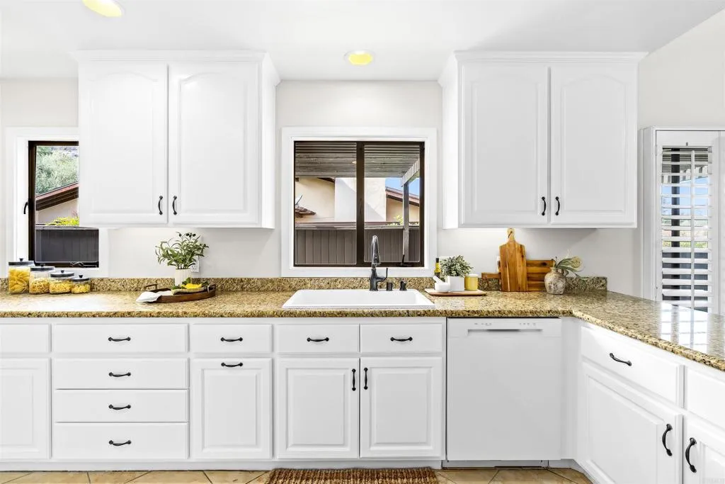 https://cdn.realtyfeed.com/cdn/127/306651510/c6c904e76b038c3e7a04e5f7e7ead527.webp