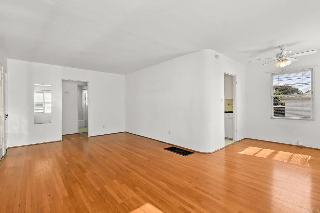 Photo #8: PTP2601439 Listing: Photo #8