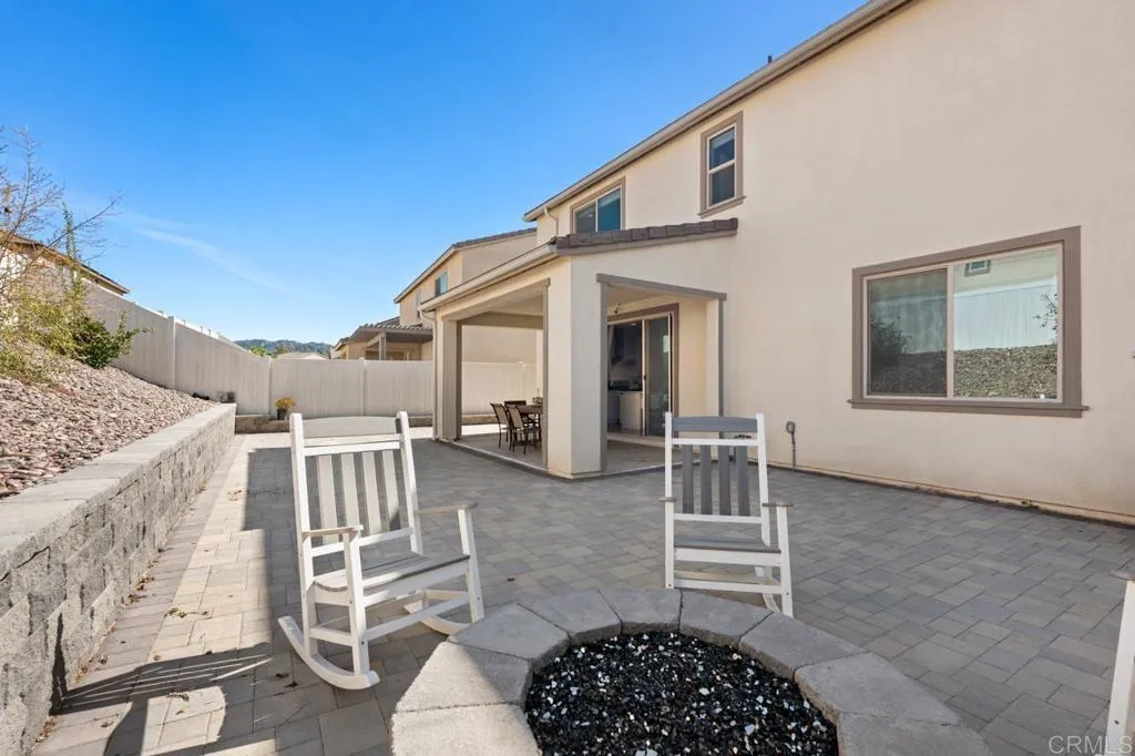 https://cdn.realtyfeed.com/cdn/127/306651549/64cc828b8bc8b11b2509711096844c6f.webp