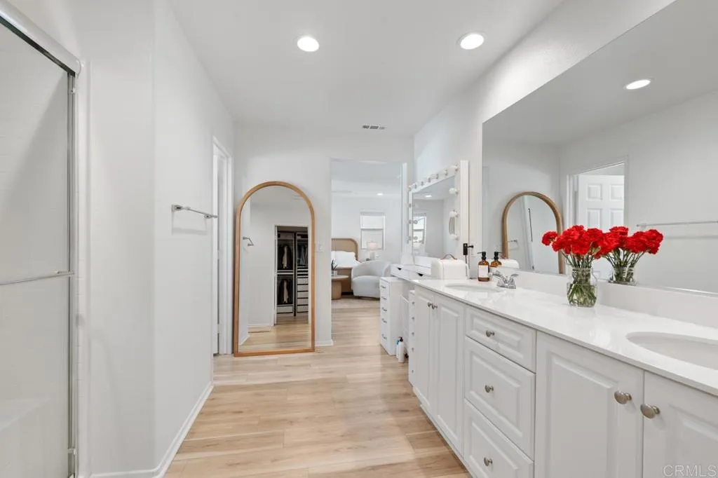 https://cdn.realtyfeed.com/cdn/127/306651549/9459e8c6f41fedf922749a77d4d0a8ec.webp