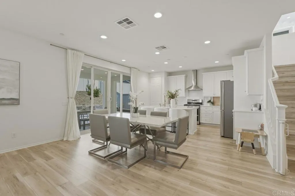 https://cdn.realtyfeed.com/cdn/127/306651549/fb9f51b2d6106166cc928e39a7a692ae.webp