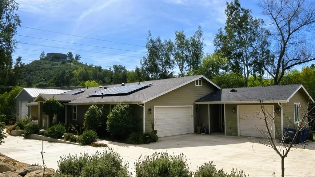 2400 Kauana Loa Dr, Escondido, CA 92029 - Photo 2 of 35, Escondido, CA
