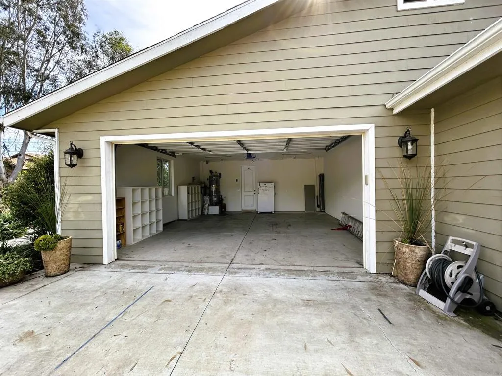 2400 Kauana Loa Dr, Escondido, CA 92029 - Photo 5 of 35, Escondido, CA