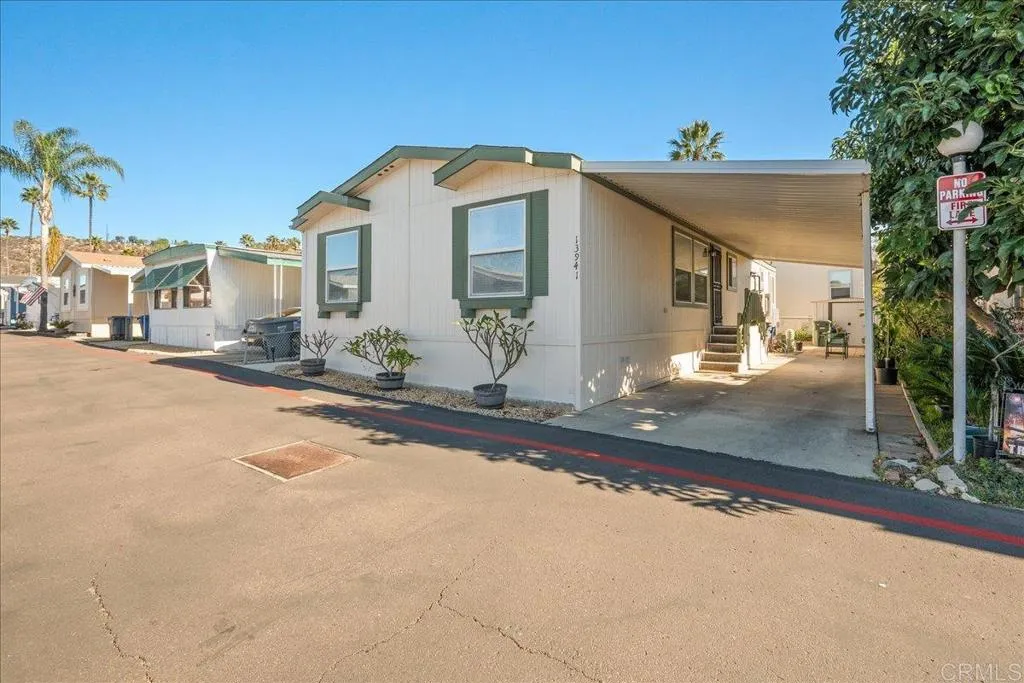 https://cdn.realtyfeed.com/cdn/127/306651593/062bda108cafb60ed0b5f3e5a088974d.webp