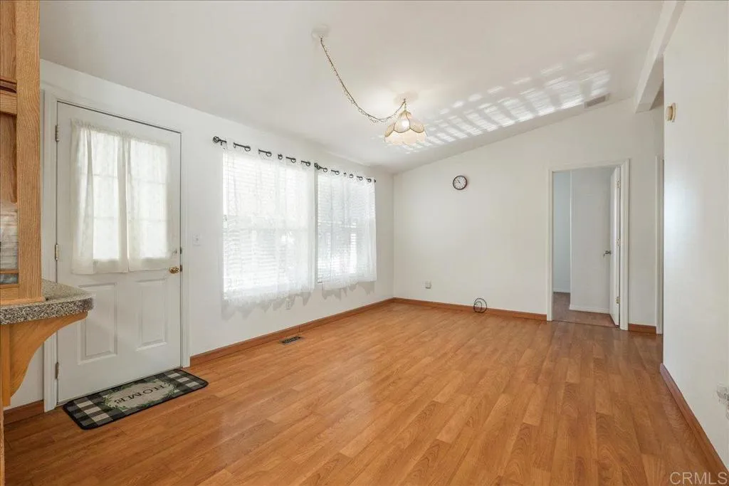 https://cdn.realtyfeed.com/cdn/127/306651593/0db96ce338d5772fa3f352cf67bb7d22.webp
