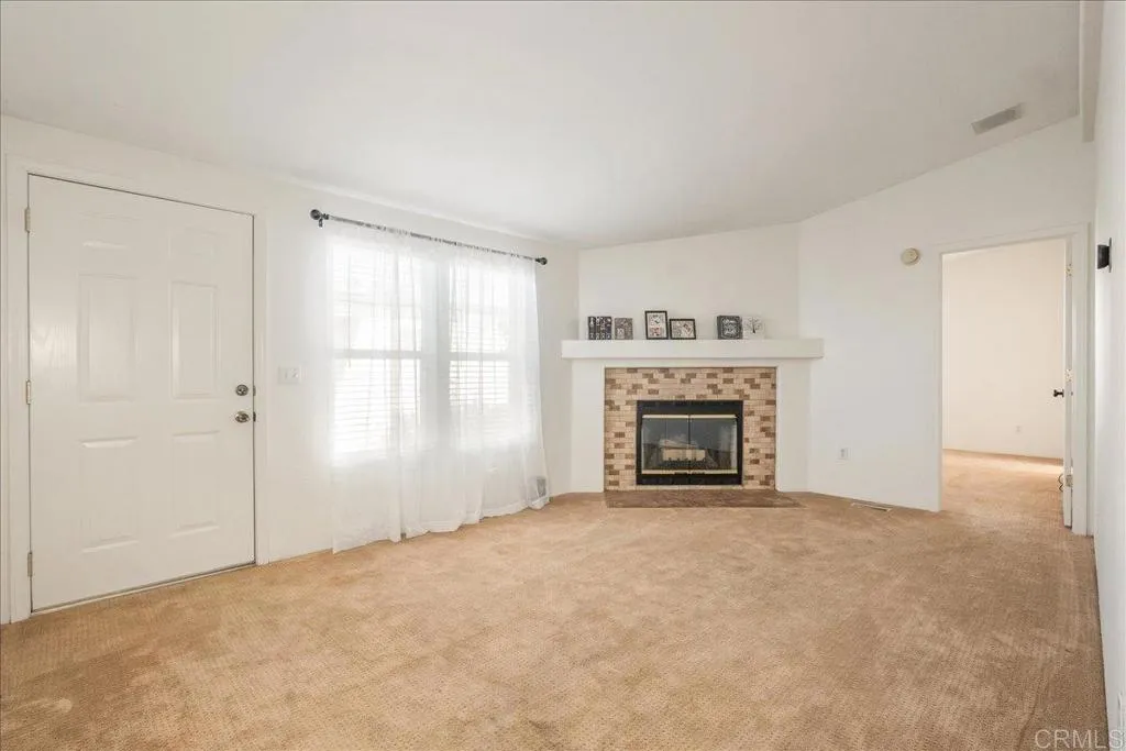 https://cdn.realtyfeed.com/cdn/127/306651593/b3cea9b0cc69a3043e83aa26850ebfd4.webp