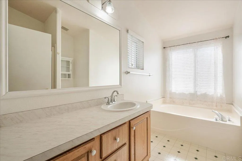 https://cdn.realtyfeed.com/cdn/127/306651593/cd7fcd1554d6169a97955e3e5248139f.webp
