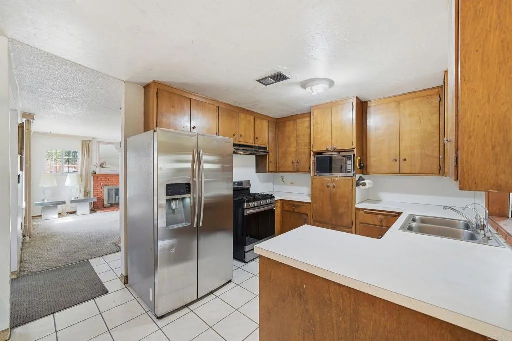 https://cdn.realtyfeed.com/cdn/127/306651599/2a7b0959313b30c595200b6aa3aa6214.webp