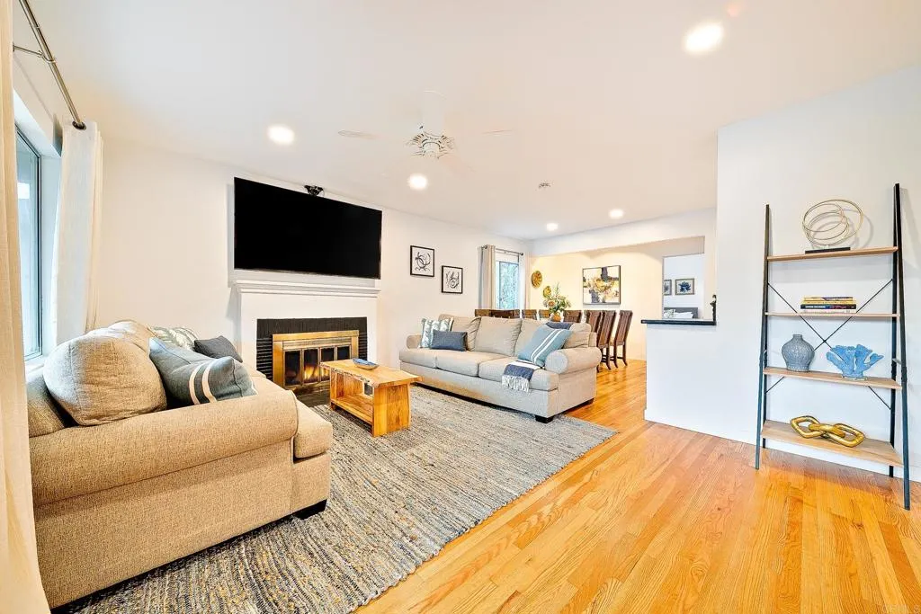965 Rosecrans Street, San Diego, CA, 92106