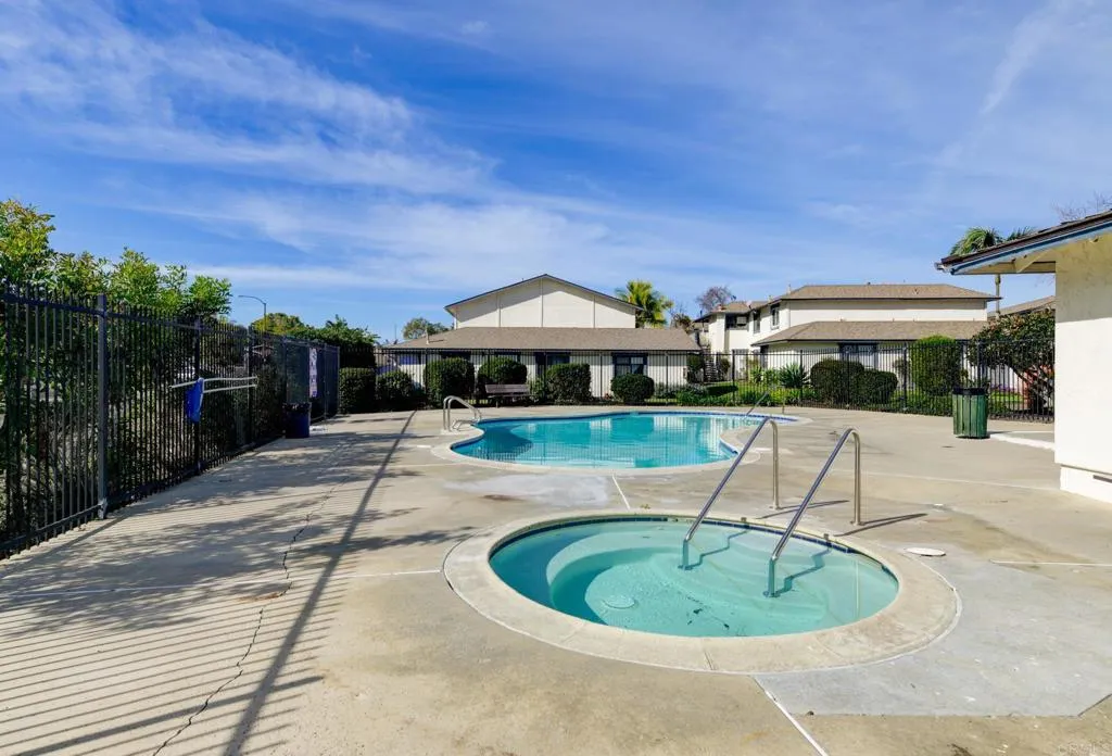 https://cdn.realtyfeed.com/cdn/127/306651606/352dbe34039d0264c9798b067aef7088.webp