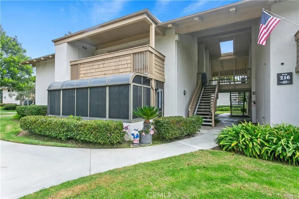 8888 Lauderdale Court Unit 216b, Huntington Beach, CA 92646 - Main photo, Huntington Beach, CA