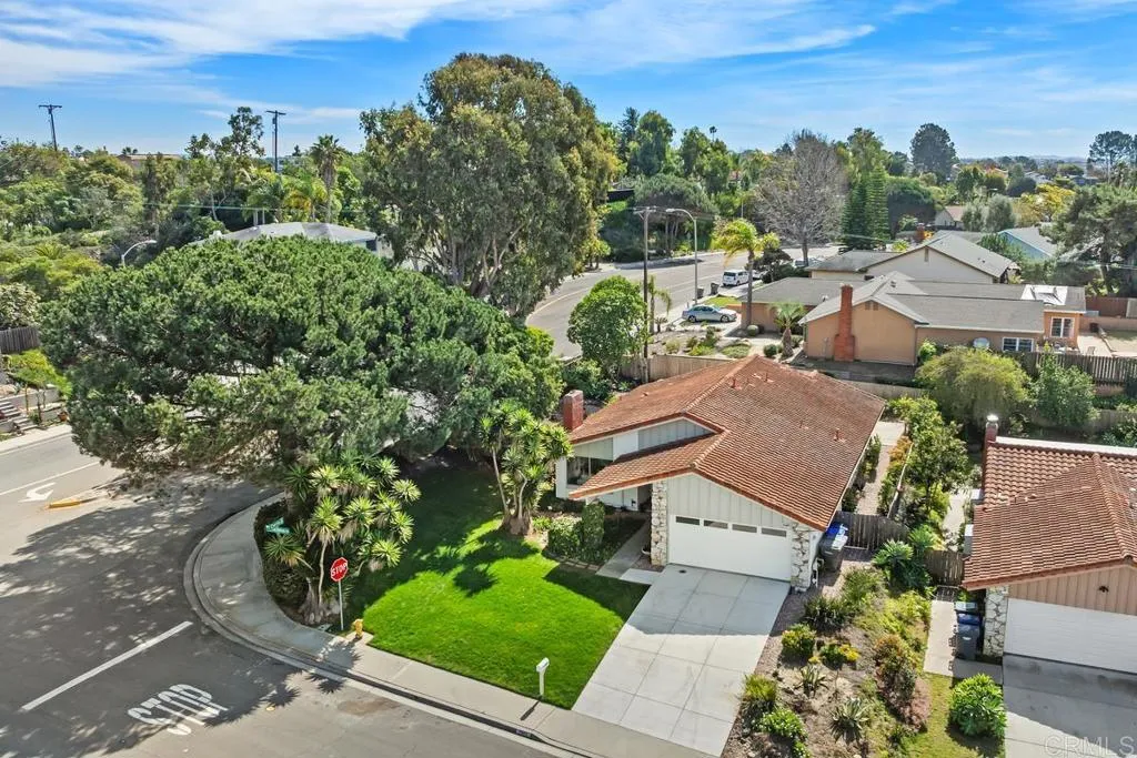 https://cdn.realtyfeed.com/cdn/127/306651661/3e8ae5acb8359a7a2356351046cefcda.webp