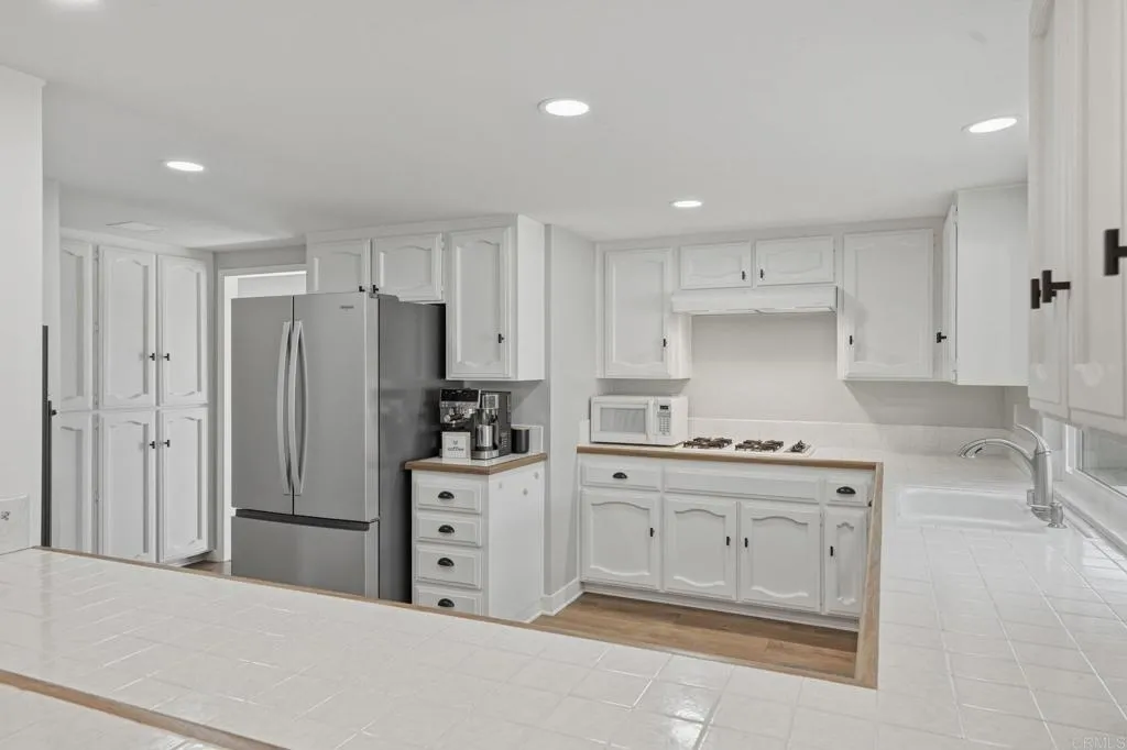 https://cdn.realtyfeed.com/cdn/127/306651665/e9ecd625a036b55a0107da0199c5ff4c.webp