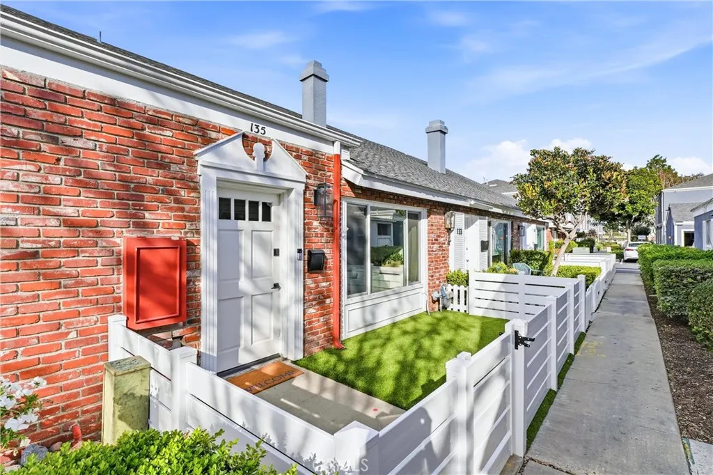 135 Morristown Lane, Costa Mesa, CA 92626 - Photo 2 of 36, Costa Mesa, CA