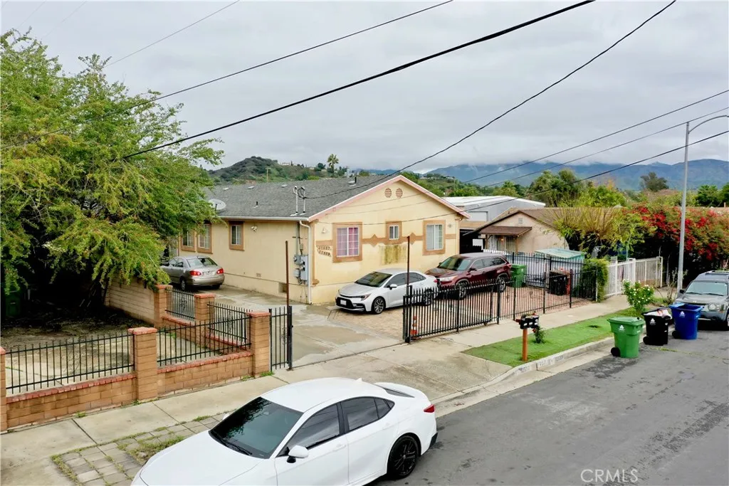 12537 Bromwich, Pacoima, CA 91331