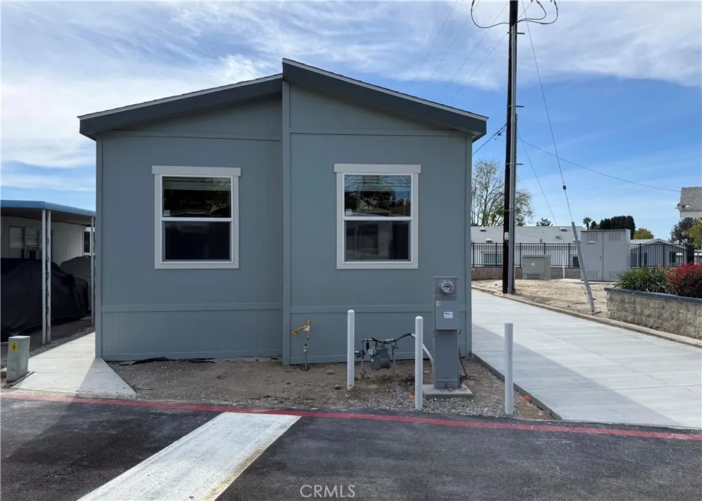 https://cdn.realtyfeed.com/cdn/127/306651766/80e1965da1e1749cf9e4c90838cae9a1.webp