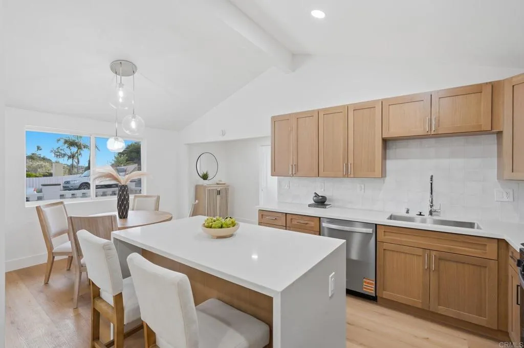 https://cdn.realtyfeed.com/cdn/127/306651783/1c131016eb8efcd77f4757f2d446eb0e.webp