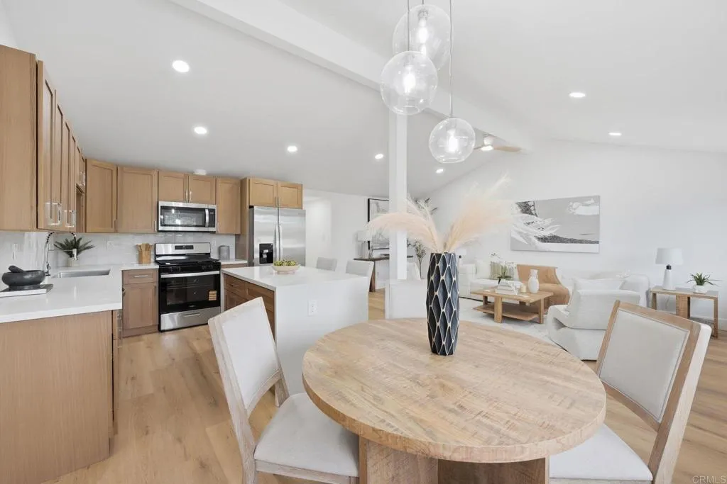 https://cdn.realtyfeed.com/cdn/127/306651783/661a8c8f638c6816ba1b5432b0de23c1.webp