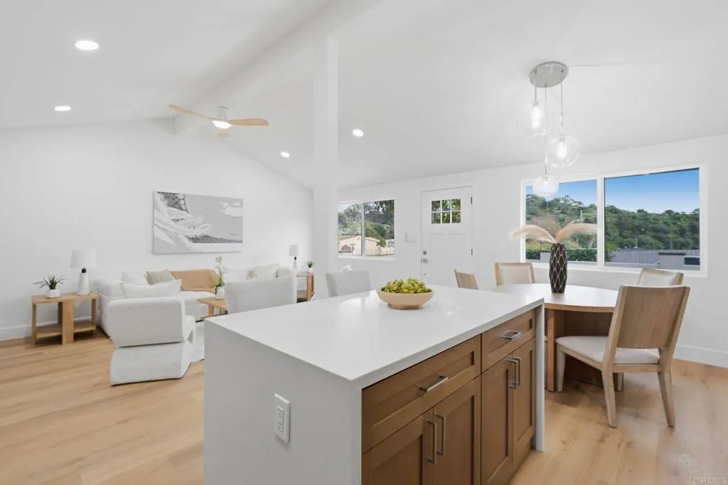 https://cdn.realtyfeed.com/cdn/127/306651783/800edcce5a3c2c0f4f2c3557405c521b.webp