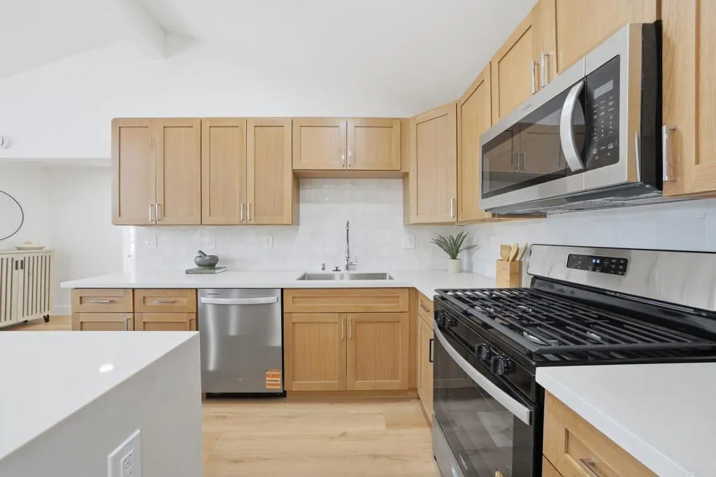 https://cdn.realtyfeed.com/cdn/127/306651783/f4f6e1566513fea7678fdc949c66f832.webp