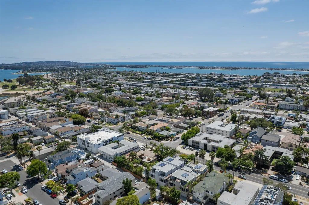 https://cdn.realtyfeed.com/cdn/127/306651834/06ee016a76fe2f5da61042e96e29940a.webp