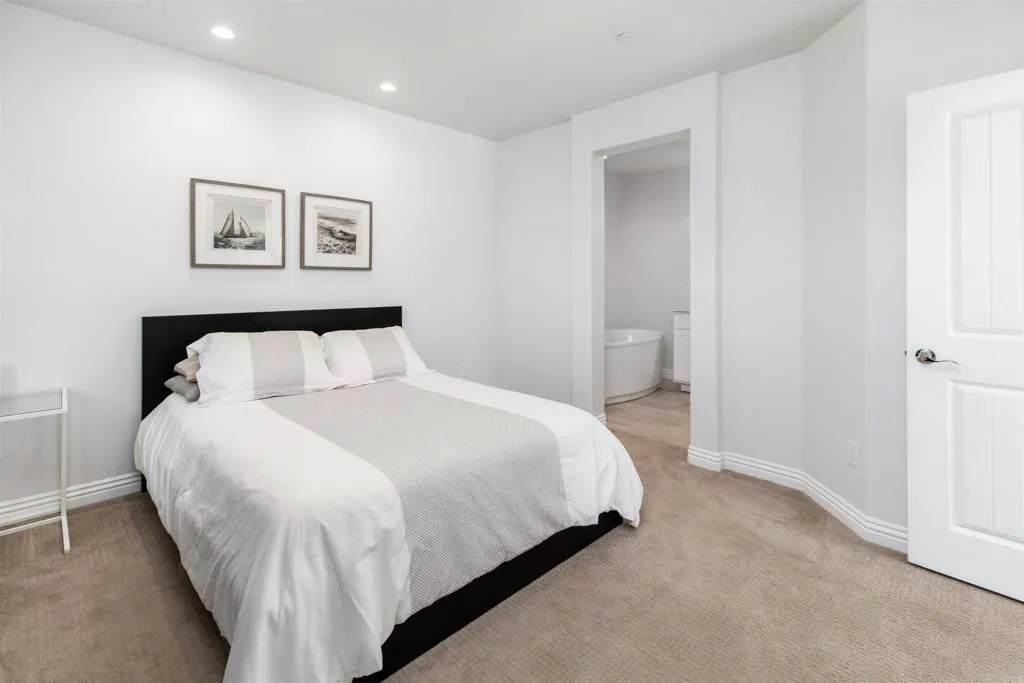 https://cdn.realtyfeed.com/cdn/127/306651834/a3ef6ee1c089767cf838c8e9519d3217.webp