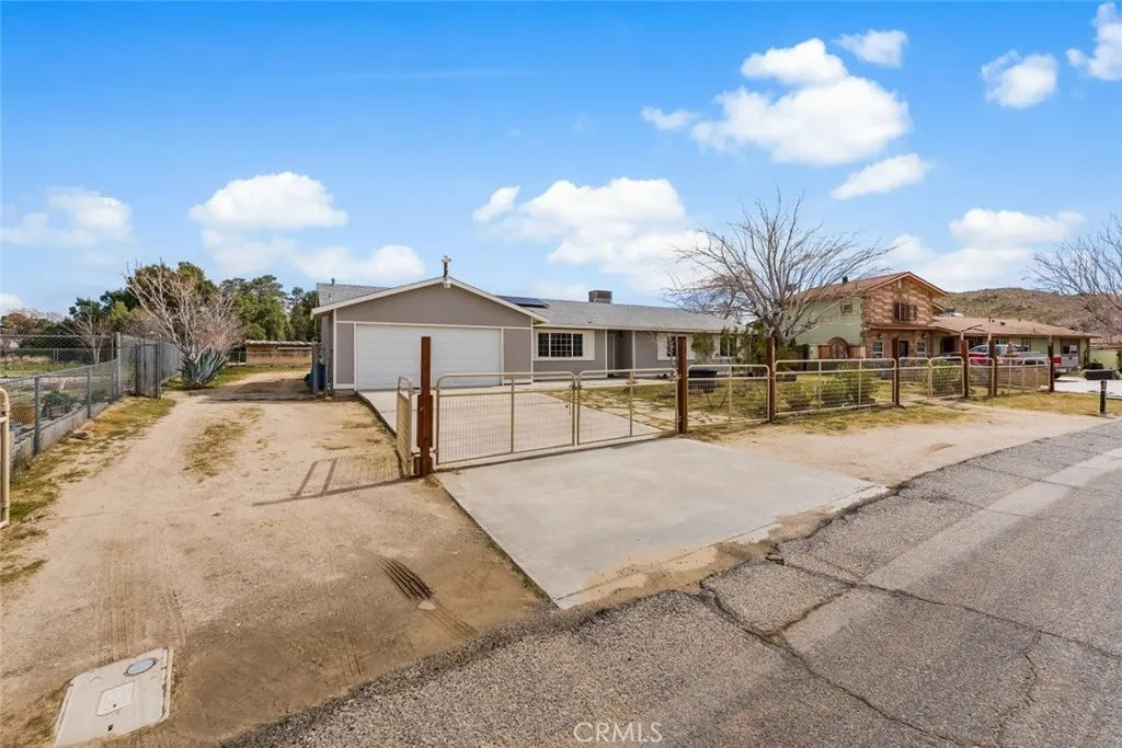40140 Ridgemist Street, Lake Los Angeles, CA 93591 - Photo 4 of 49, Lake Los Angeles, CA