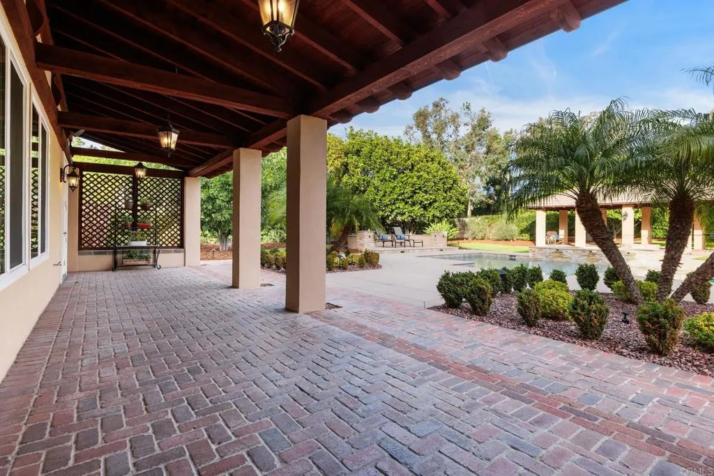 https://cdn.realtyfeed.com/cdn/127/306651848/3cf47739c12277944a275aea5be42eeb.webp