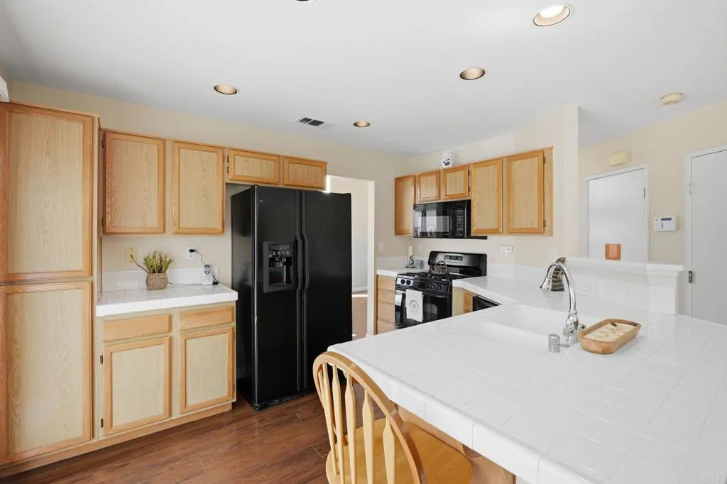 https://cdn.realtyfeed.com/cdn/127/306651849/fe209abec5c847550b391fad02f1e924.webp
