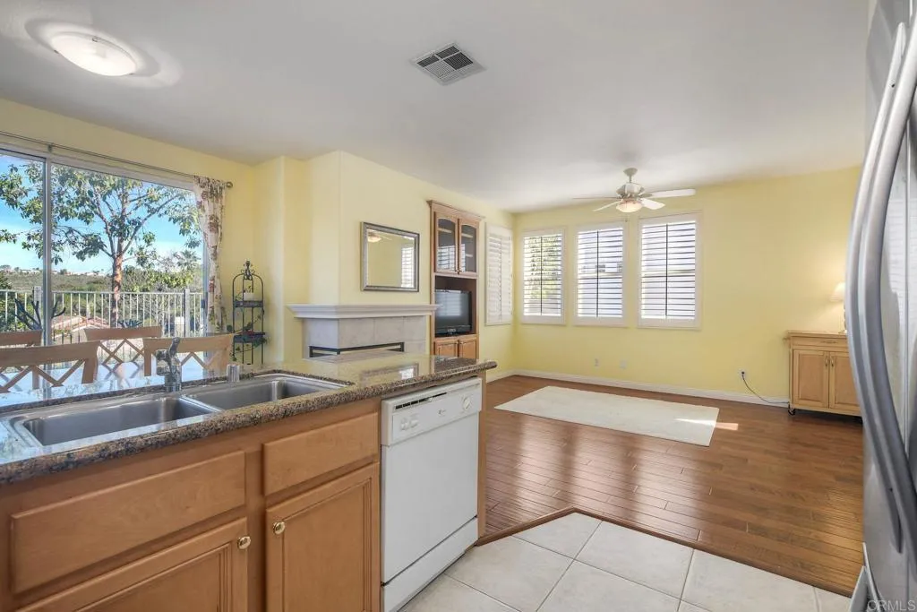 https://cdn.realtyfeed.com/cdn/127/306651868/88fcecd067163a9cd89b0a813c86ae26.webp