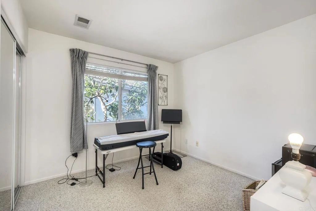 https://cdn.realtyfeed.com/cdn/127/306651868/aeeb662e5ed8768e79a713ab6e02a95b.webp