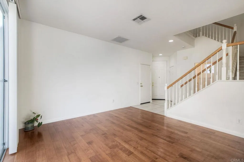 https://cdn.realtyfeed.com/cdn/127/306651868/b1a06c522a9dc0fdde5f1e7f7dc9a046.webp