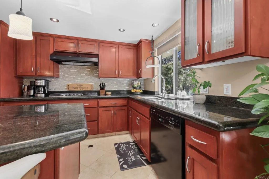https://cdn.realtyfeed.com/cdn/127/306651939/c133150044aea350b593b31cffc63a96.webp