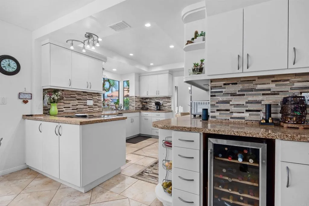 https://cdn.realtyfeed.com/cdn/127/306651940/77fc85f332043ed0088f6557448c63ea.webp