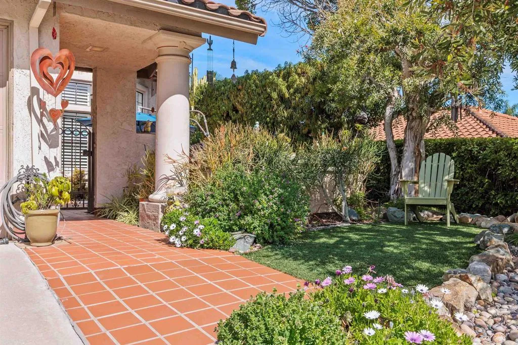 1990 Avenida La Posta, Encinitas, CA, 92024