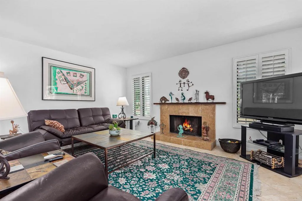 https://cdn.realtyfeed.com/cdn/127/306651940/e6d4a5cf29e5549f9dbc3e5eaf1778b1.webp