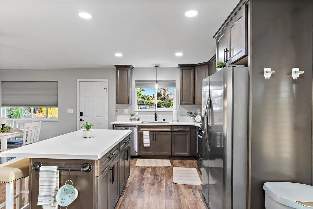 https://cdn.realtyfeed.com/cdn/127/306651996/b8fa413f4581ce4324279a8b71006d0c.webp