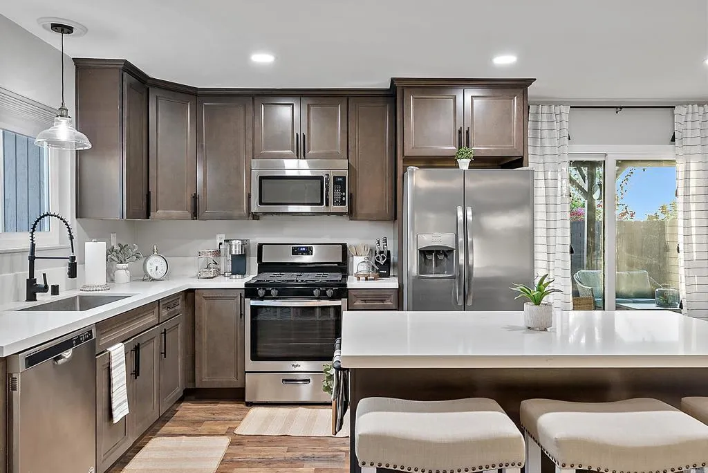 https://cdn.realtyfeed.com/cdn/127/306651996/da5ae6291532417fb346b62b085aea25.webp