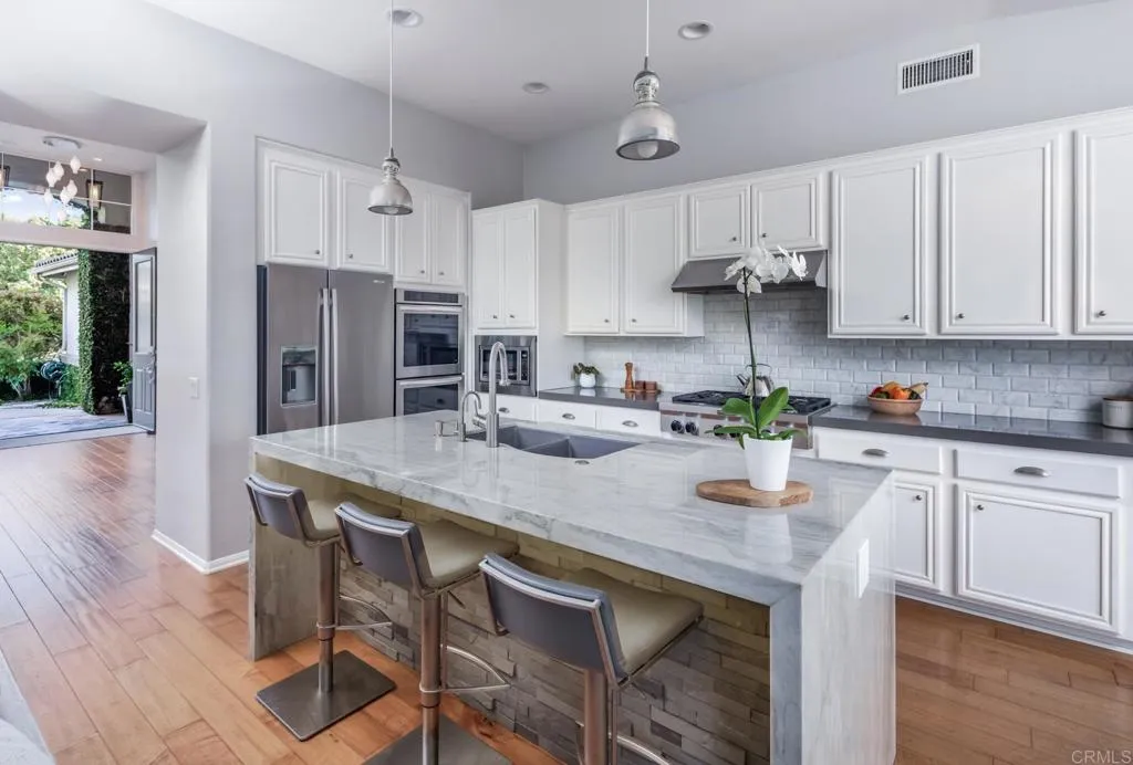 https://cdn.realtyfeed.com/cdn/127/306652010/d95b518cdb4c7a2440dc83e1d83d4651.webp