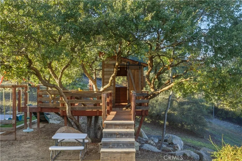 https://cdn.realtyfeed.com/cdn/127/306652021/4a26f81eb64de004692ebbf0ea218f83.webp