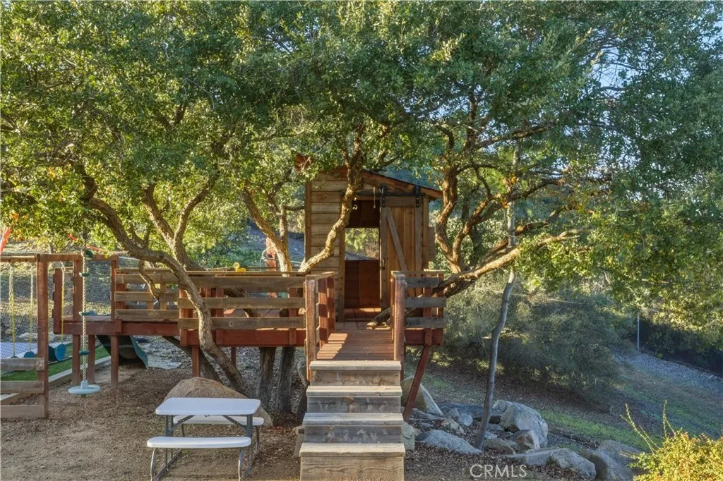 https://cdn.realtyfeed.com/cdn/127/306652021/5f97536f159665145cbe2557999233f7.webp