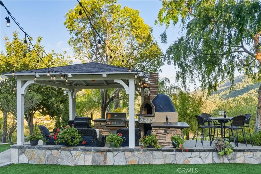 https://cdn.realtyfeed.com/cdn/127/306652021/8f22023cf39b4494eb9a5bad75ae81d2.webp