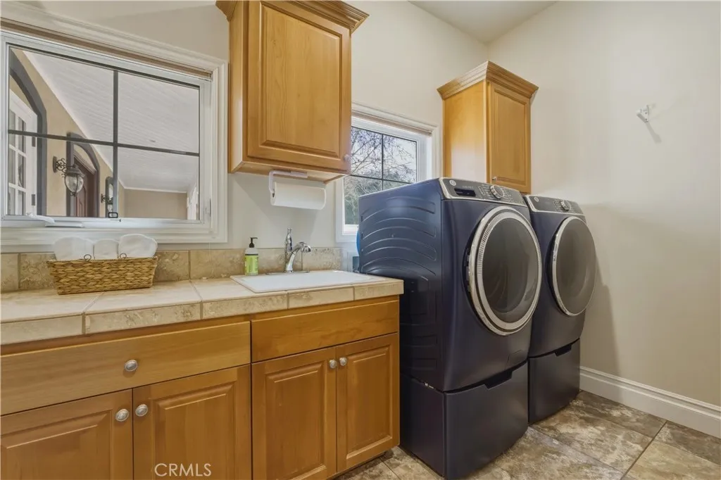 https://cdn.realtyfeed.com/cdn/127/306652021/b6f0480ea8b95534cde5c760e2bd21d0.webp