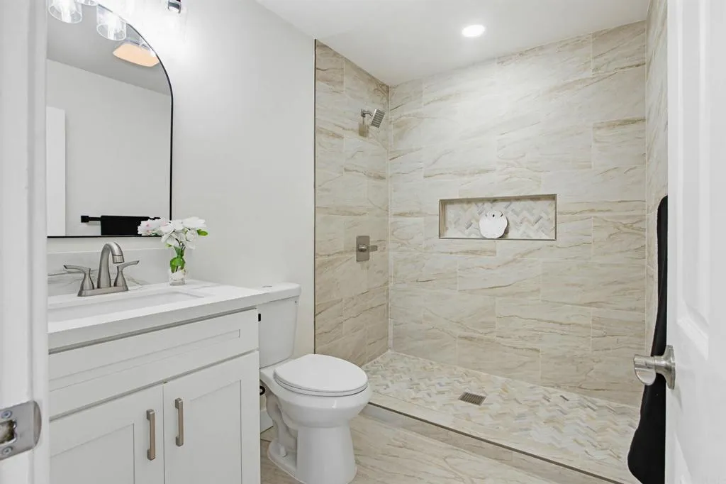 https://cdn.realtyfeed.com/cdn/127/306652138/43f748f0d482aab035a95801049abfbd.webp