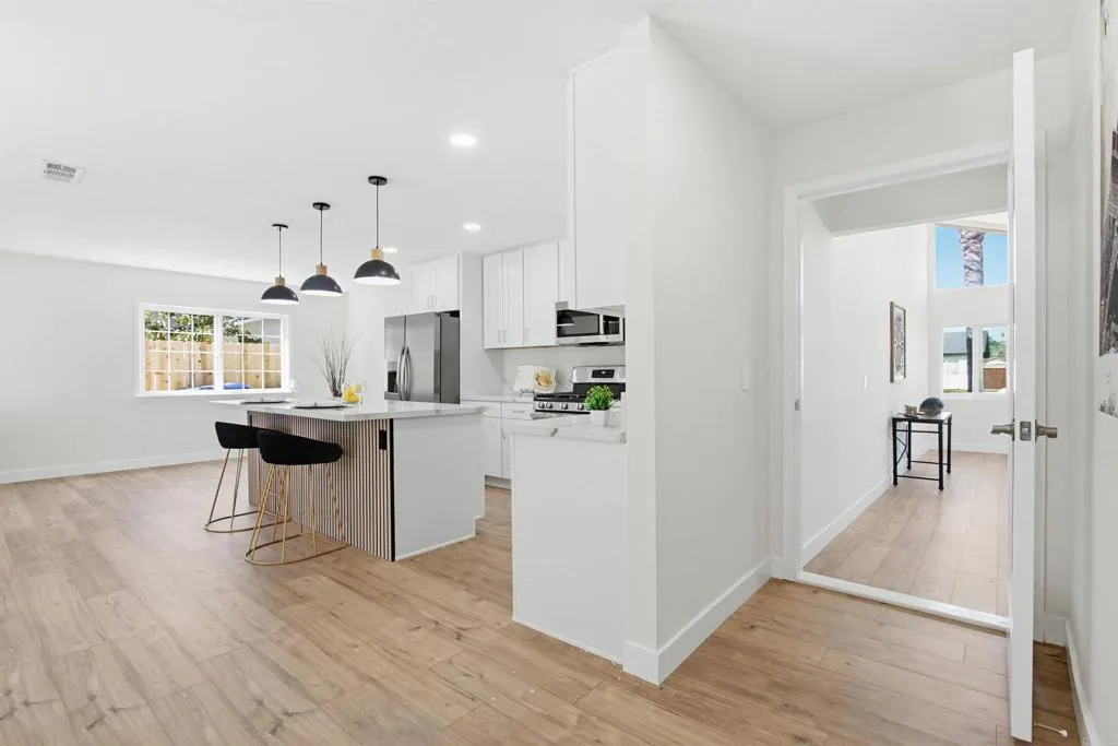 https://cdn.realtyfeed.com/cdn/127/306652138/a9328130555784bb34497807e60d8166.webp